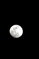 Moon over Mason 041106